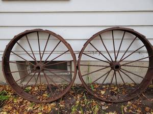 lot 259 image: Two Antique Wagon Wheels