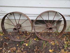 lot 260 image: Two Antique Wagon Wheels