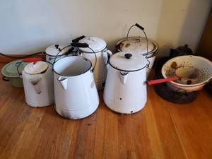 lot 23 image: Collection Of Vintage Enamelware