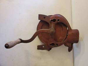 lot 284 image: Vintage Hand Crank Corn Sheller
