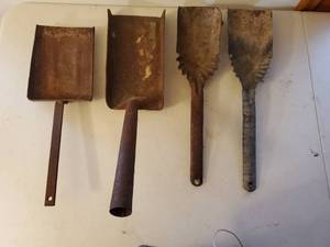lot 322 image: Four Vintage Coal Scuttle Shovels