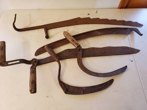 lot 326 image: Collection of Vintage & Antique Yard Tools