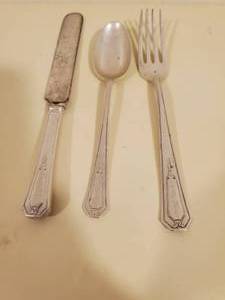 lot 342 image: Three Small WR&S Pieces Of Sterling Silverware