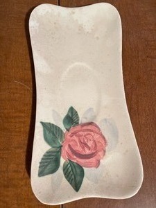 lot 373 image: Vintage Red Wing Pottery Tray