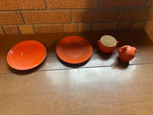 lot 346 image: Vintage Orange Dishes