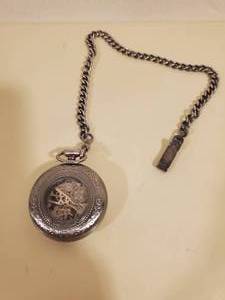 lot 375 image: Vintage Majesti Co. 17 Jewels Pocket Watch