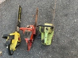 lot 421 image: Three Chainsaws