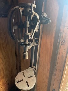 lot 410 image: Antique Hand-Press Drill