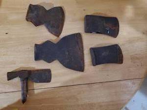 lot 474 image: Collection of 5 Axe Heads