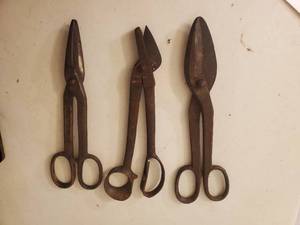 lot 483 image: Three Vintage Tin Snips