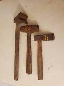 lot 489 image: Three Vintage Hammers