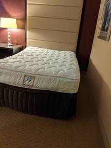 lot 37 image: Room 1511. 2 Full Beds, TV 42 LG, Small Safe, & More