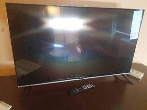 lot 279 image: TV 42 LG with Remote