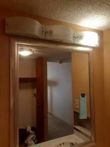 lot 661 image: Elegant Vanity Mirror and Light Bar