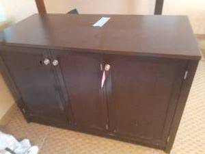 lot 670 image: Large Brown TV Stand  Dresser 