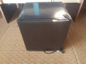 lot 675 image: Cute Little Mini Fridge