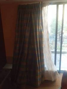 lot 691 image: Elegant Curtains