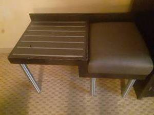 lot 778 image: Luggage Bench