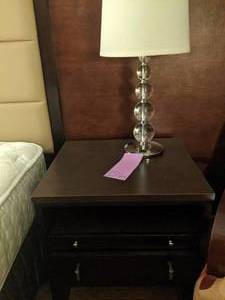 lot 516 image: Nightstand and Bubble Lamp