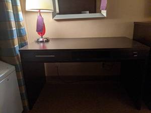 lot 520 image: Computer Desk w Built In Outlets & Red Teardrop Lamp