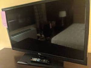 lot 522 image: LG 42 Flatscreen TV w Remote