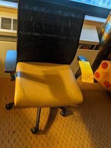 lot 415 image: Black Desk Chair