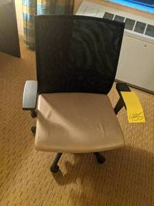 lot 435 image: Black Desk Chair