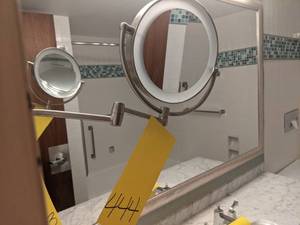 lot 444 image: Bathroom Accessories Magnifying Mirror, Towel Bars, & More