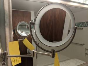 lot 478 image: Bathroom Accessories Magnifying Mirror, Towel Bars, & More