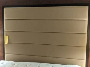 lot 483 image: Beautiful King Sized Headboard with Padding 