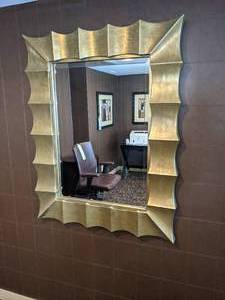 lot 213 image: Beautiful Large Mirror - Gold Trim