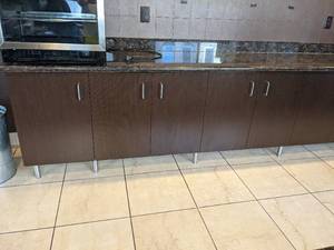 lot 218 image: Long L-Shaped Counter with Lower Cabinet Storage