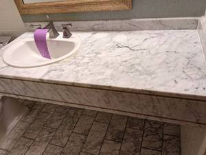 lot 560 image: Large Marbled White Bathroom Counter with Sink