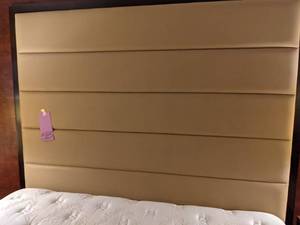 lot 583 image: Stately Padded Headboard - King