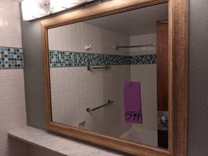 lot 594 image: Beautiful Large Mirror w Gold Frame