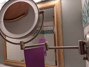 lot 595 image: Bathroom Accessories Magnifying Mirror, Towel Bars, & More