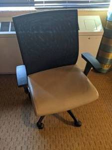 lot 307 image: Comfy Computer Desk Chair - Black & Tan