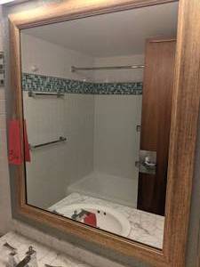 lot 314 image: Beautiful Large Mirror with Gold Trim