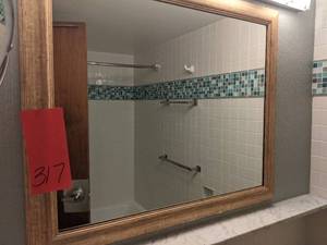 lot 317 image: Beautiful Large Mirror w Gold Frame