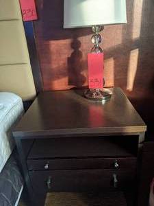 lot 331 image: Cute Nightstand and Bubble Lamp