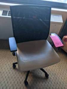 lot 347 image: Black Desk Chair