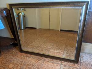 lot 261 image: Beautiful Large Mirror