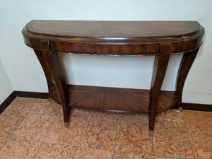 lot 262 image: Beautiful SofaEntry Table