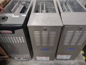 lot 221 image: Carrier Furnace 58SB0A045E141112...