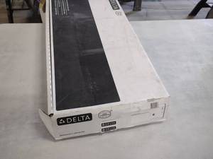 lot 323 image: Delta 9959ARDST Faucet...