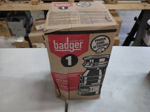 lot 382 image: Insinkerator Badger 1 Food Waste Di...