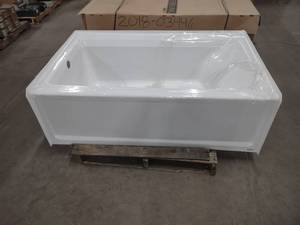 lot 412 image: Jacuzzi LY55 Luxury Bathtub...