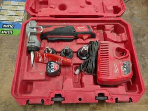 lot 510 image: Milwaukee M12 12 Volt Cordless Expa...