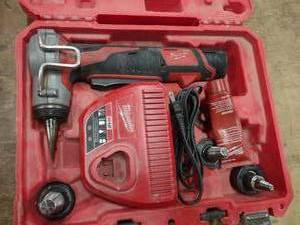 lot 515 image: Milwaukee M12 12 Volt Cordless Expa...