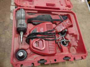 lot 517 image: Milwaukee M12 12 Volt Cordless Expa...